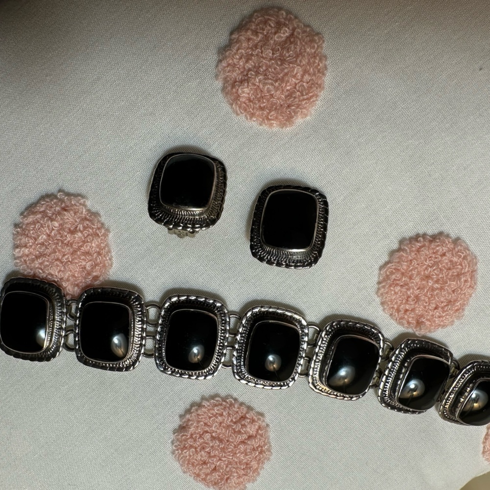 Stunning Vintage Statement bracelet and earrings